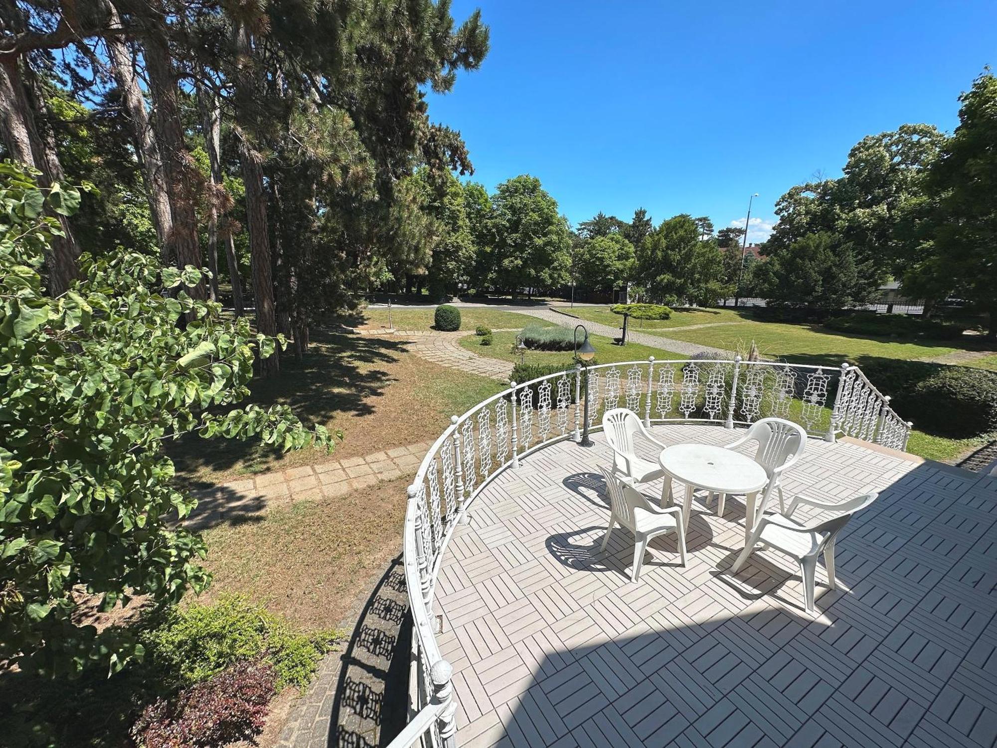 מלון באלאטונפורד Imola Garden Vendeghaz מראה חיצוני תמונה